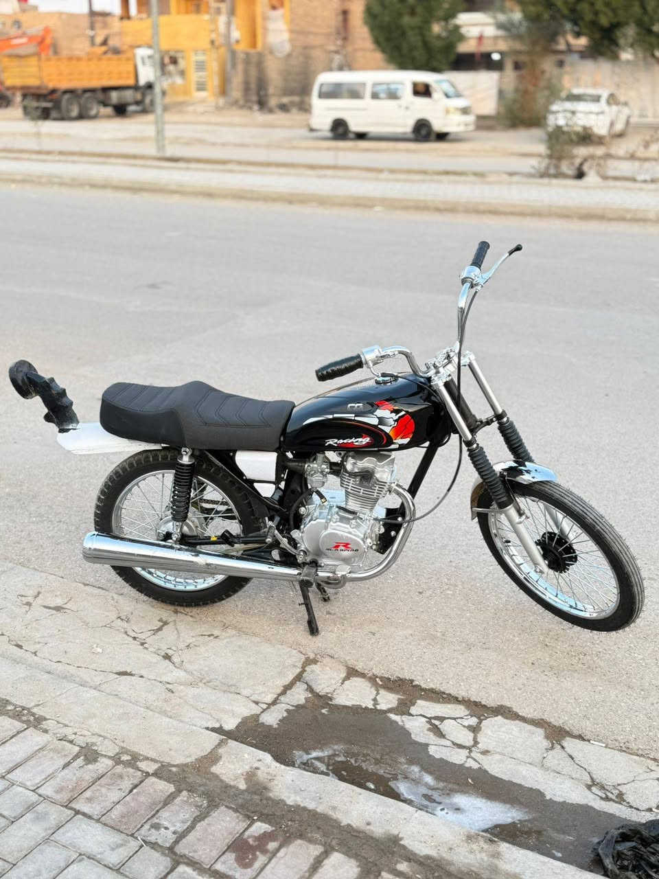 السلام عليكم دراجة اربعه كير محرك رابيدو تعميره 2026 صارله خمسة أيام من عمرتها متوازي على بيعتها شوفت عينك الدراجه احلا من الصوره  السعر 750 وبيها مجال المكان بغداد البياع الرقم *********** وبي واتساب
