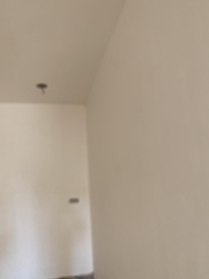 السلام عليكم خلفت بياظ مصاطر اشغل في بغداد رقم الهاتف ***********
