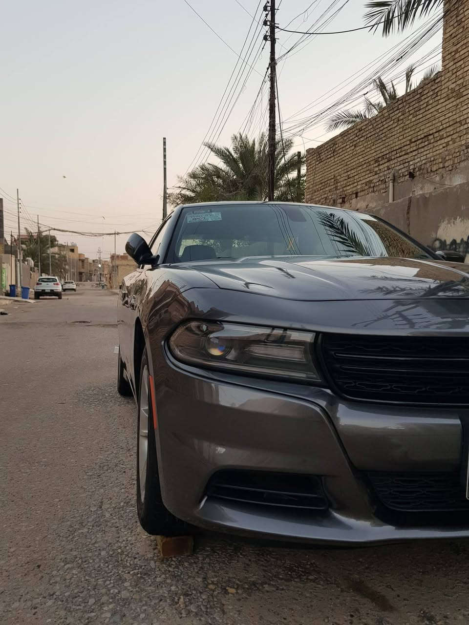 السلام عليكم..
جارجر موديل 16 
دخول جديد 
كشن كهربائي
مكينه 3600 
لايت زنون
شاشه كبيره
متوم طبق الاصل اربيل
كفاله من السرقه والانتربول والعشائر ومكينه وكير وحداده وتخم تاير كله جديد.. فول عده الفتحه . علما ان السياره ما مشتغله خط واستعمال شخصي شخصي .. ضرر السياره جاملغ والبنيد حادث في امريكا . 

مكان السياره في محافظه ميسان
سعر ٩٠ 
***********
