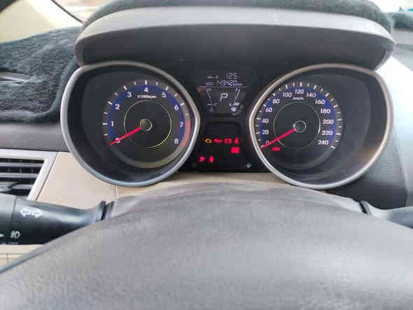 بسم لله
📣 للبيع — سيارة بحالة ممتازة 📣

🚗 النوع: هونداي النترا
📅 الموديل: 2013
⚙️ المحرك: 1600 
⛽ الوقود:بانزين 
📍 المسافة المقطوعة:140 الف كيلو
🎨 اللون: ابيض
السياره نظيفه كلش شرط كير ومكينه  سياره مال جناي ومرغوبه وكعدتها كلش حلوة 
سعر السياره (115) ورقه وبيها مجال
رقم صاحبها
‪0770 034 7437‬
