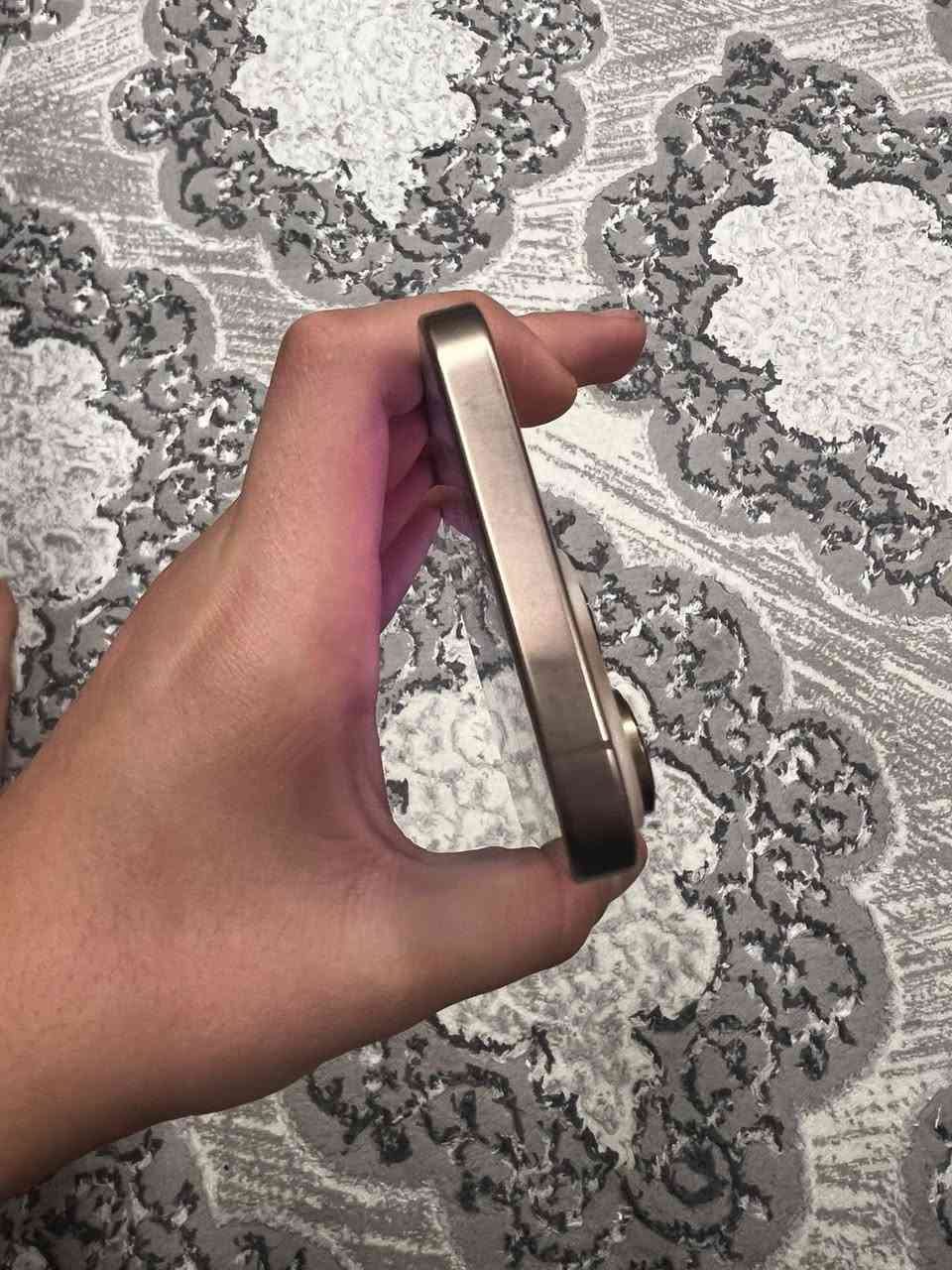 السلام عليكم للبيع
ايفون 16 برو ماكس 
ذاكرة 256 
ماستر عربي 
بطارية 94 314 دورة 
كفالة عامة الجهاز ما بي اي خلل 
كلة شغال الجهاز 
نضافة 100/100 
شخط ما بي 
الجهاز بعدة بل ضمان
بدون ملحقات فقط الجهاز 
تك شريحة 
مكاني بغداد 
رقم ***********
