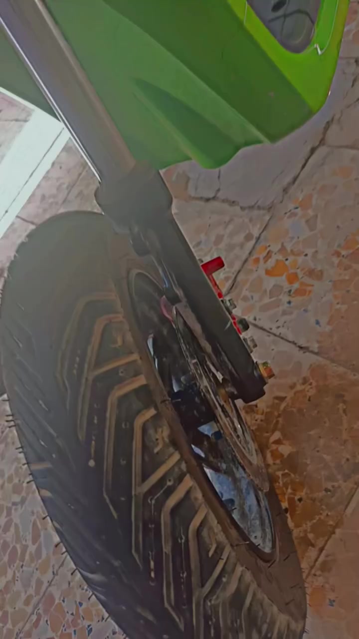 للبيع دراجه شحن R9 موديل 25 

1 كدامك عينك نظافه 

2 تجي خمس بطاريات 
20 أمبير 

3دراجه تجي اربع نمر سرعه حقيقي 70

4 ملف 1500 بعده جديد

5 ملاحظه الوصل شراء موجود
ودراجه تجي تفحصها بيدك

مكاني البصره ـالزبير 

سعره 350 وبيه مجال للجيه 
رقم 0770806180


**إذا كنت صاحب هذا الإعلان وتريد حذفه لأي سبب، رجاءا أرسل رسالة إلى الدعم الفني**