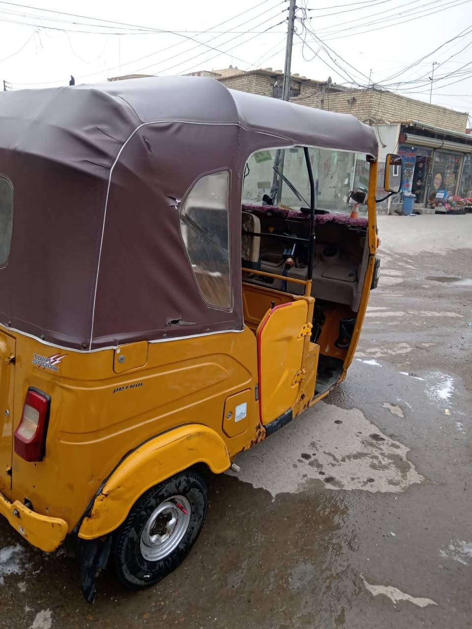 سلام عليكم تكتك للبيع  موديل 2021 اوراق كامله من رقم وسنويه  تكتك بلادي  مكان بغداد المعامل الحسينيه  سعر 7،500 وبيه مجال رقم ***********
