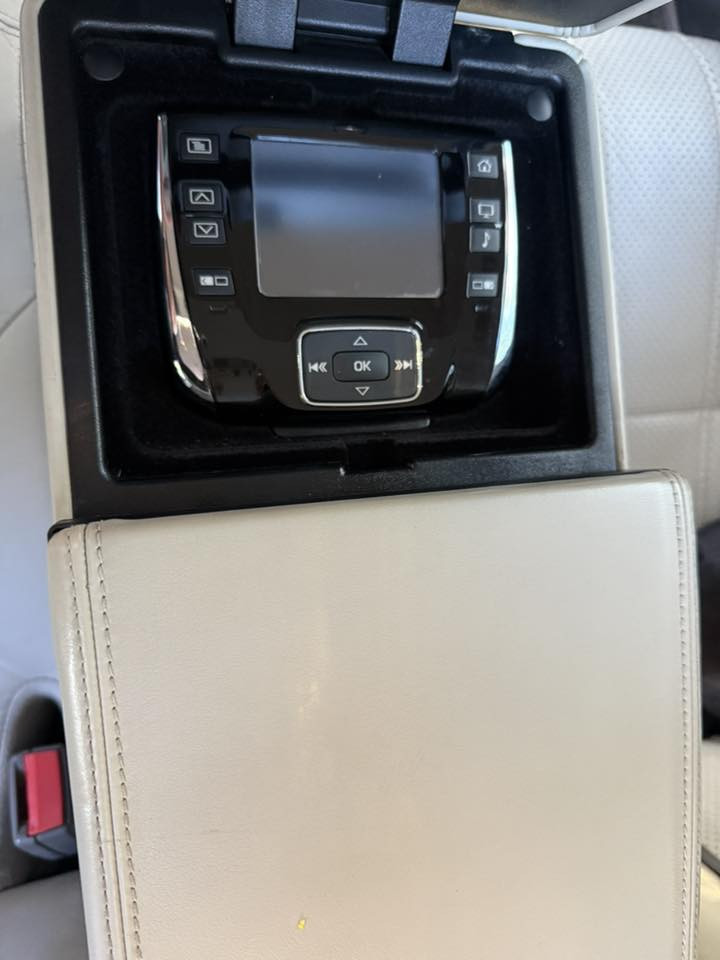 سياره للبيع جاكور وارد خليجي وكاله سردار فول مواصفات (يتم الصيانه شركه سردار فقط) ***********
