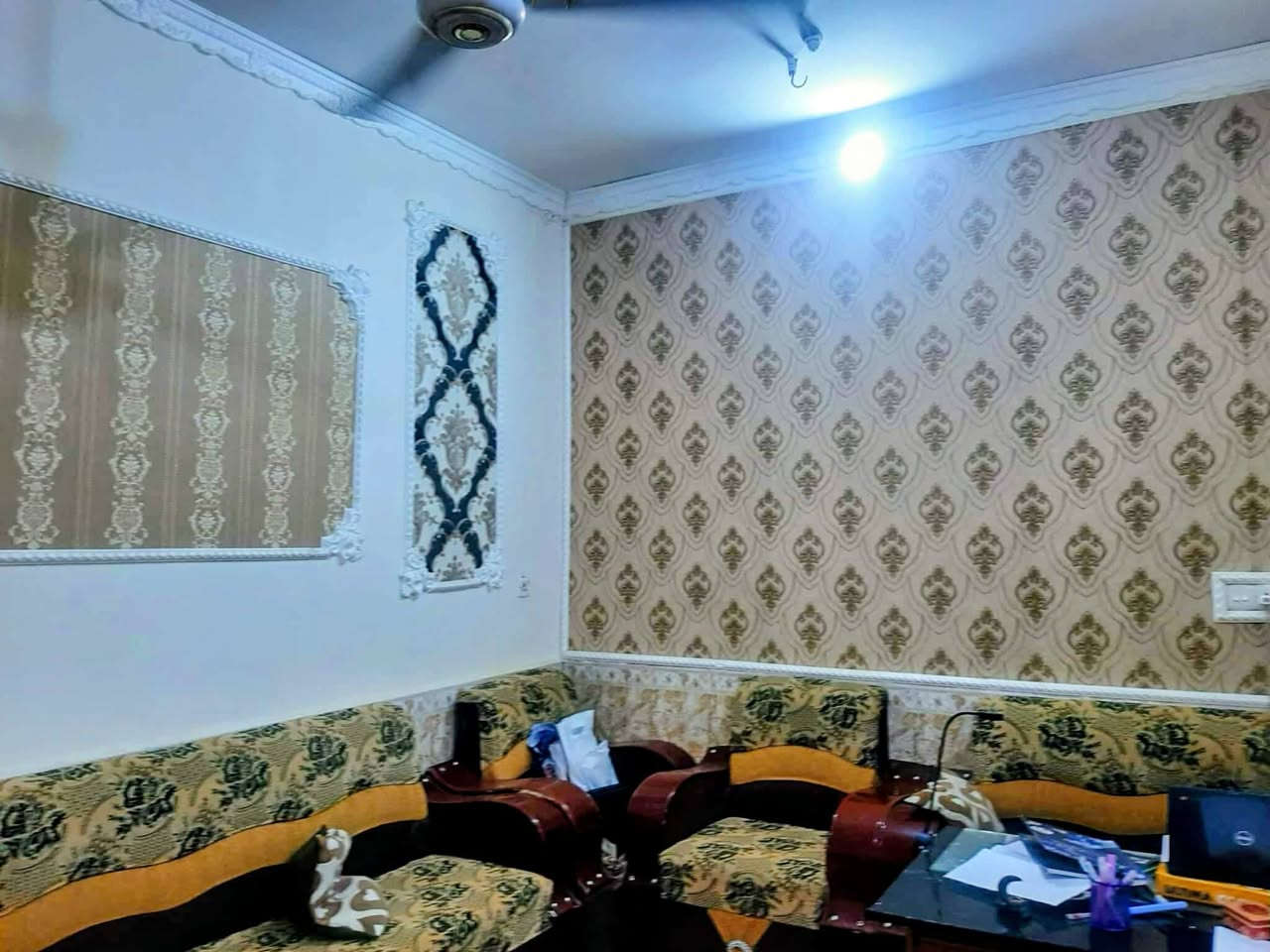 بيت للبيع مساحته١٧٥ ركن بحي الصدرين الثاني  قرب اسواق سيد نهار رقم الهاتف  ***********
