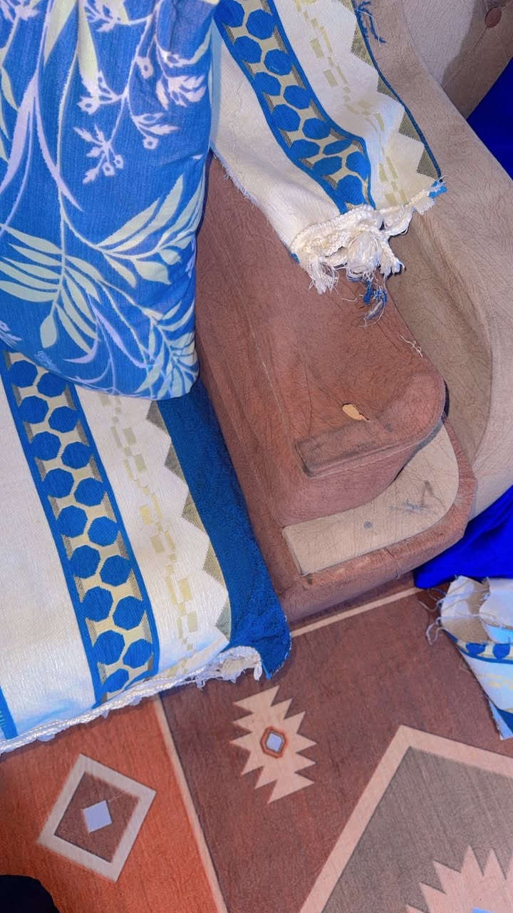 تخم عشر مقاعد بي ضرر بسيط وثلاجة للاستفسار خاص


**إذا كنت صاحب هذا الإعلان وتريد حذفه لأي سبب، رجاءا أرسل رسالة إلى الدعم الفني**