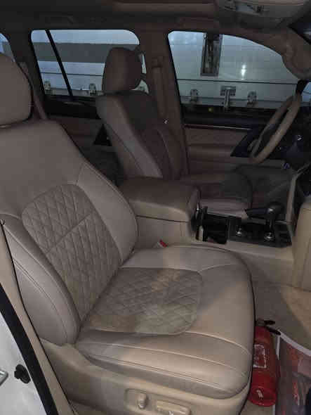 سلام عليكم لاندكروز 2019مكفوله كفاله عامه ماشيه 150V8سعر 525مكان البصره سياره جديده غرفته جديده  
فول مواصفات ***********
