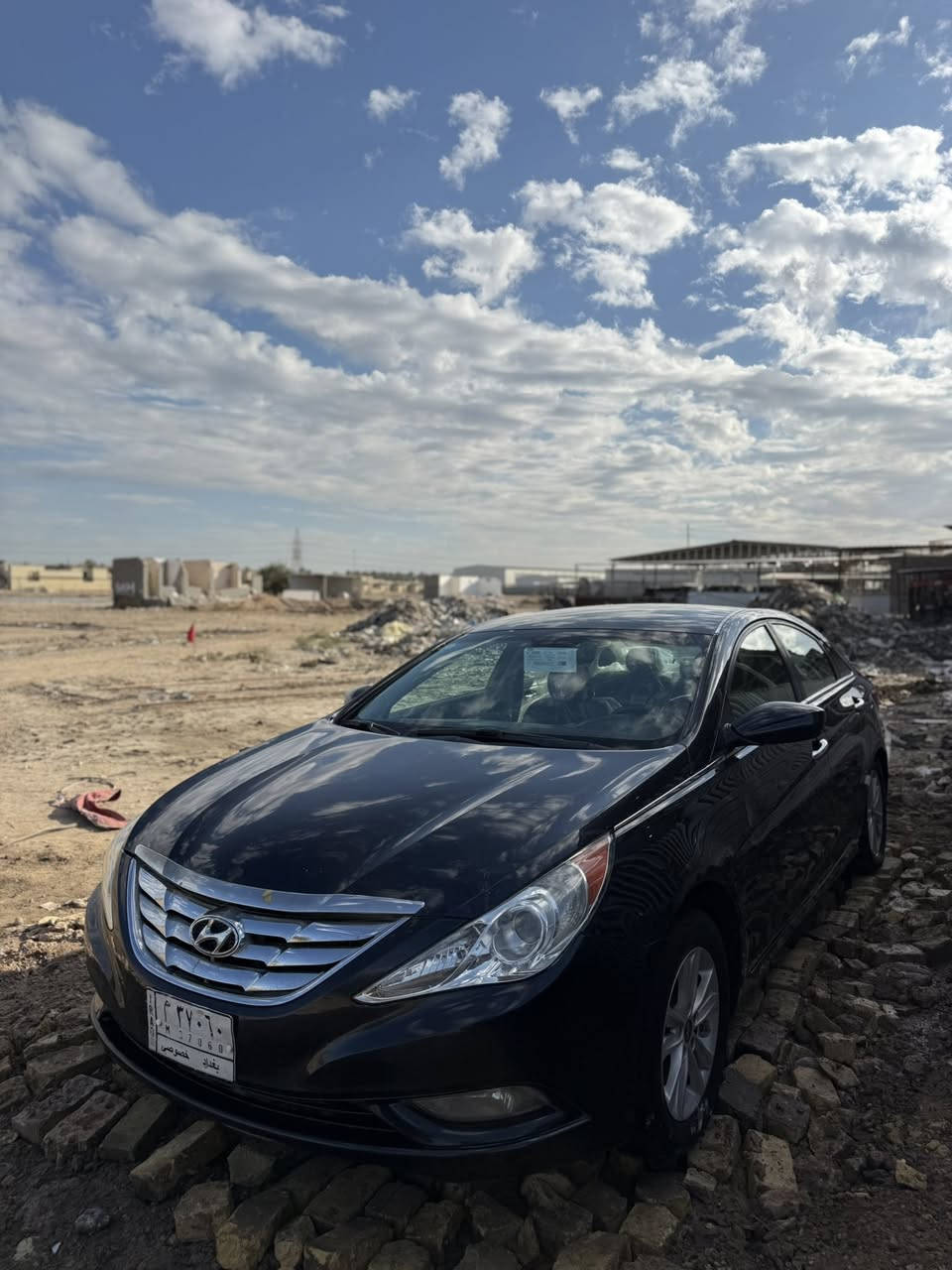 سلام عليكم سوناتا موديل 2013 مابيها اي نقص بس تخم تاير يرادلها حادثها جاملغ خلفي وباب موضح بل سونار سياره بيها شويه جراد بل قماره لون كحلي سياره حلوه خير من الله مكينة 2400سياره بدون ايرباك وبدون شواصي والغد مكاني حله على طريق النجف مقابل مطعم ثابت  سعر ب 105 بيها مجال بسيط  ***********￼
