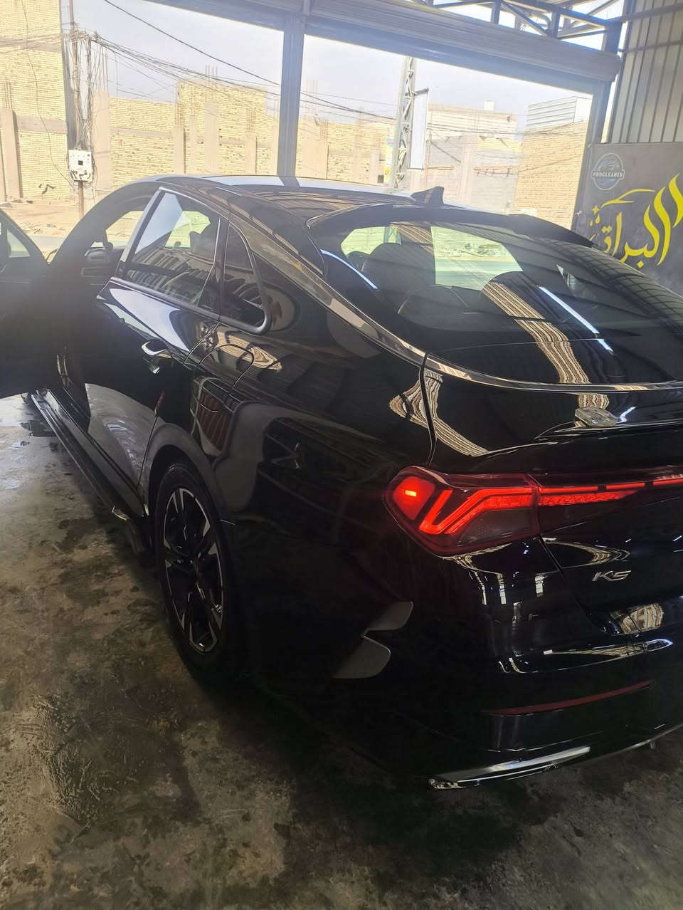 سلام عليكم 
K5 موديل 21 ١٦٠٠ تيربو 
مواصفات تيربو معروفه 
رادارات كاميرا تشتيل عند بعد بانوراما وشحن لاسلكي واكوبعد ماذاكرهن 
سياره فقط حادث امريكا بنيد وجاملغ جهة العبري بيه ايرباك فقط العبري طاك  
رقمه بغداد سياره بأسمي سنويه وهزه جديده مكان سياره نجف 
السعر 162 وبيه مجال 
تواصل مباشر 
***********
