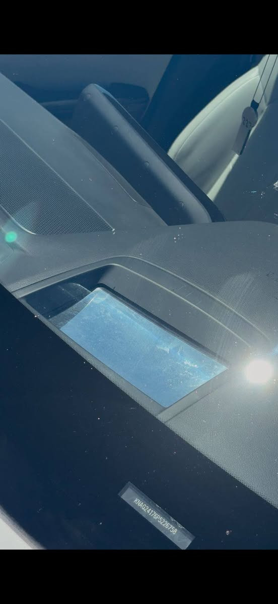 ﷽

✨🚘 السلام عليكم ورحمة الله وبركاته 🚘✨

للبيع كيا K5 GT-Line فول مواصفات 🔥
سيارة مرتبة ونظيفة جداً ما شاء الله ✨

🔹 شاشة كبيرة ديجتال
🔹 عداد ديجتال كامل
🔹 تشغيل بصمة + ريموت 🎛️
🔹 فتحة سقف بانوراما ☀️
🔹 كامرات + حساسات أمامي وخلفي 📷
🔹 كاربلاي + بلوتوث + USB 🎶
🔹 تحكم ستيرن + مثبت سرعة 🎚️
🔹 تبريد وتدفئة للمقاعد ❄️🔥
🔹 تكييف دبل أوتوماتيك 🌬️
🔹 إضاءة LED كاملة 💡
🔹 جنوط رياضية 🛞
🔹 مرايا كهرباء طي
🔹 داخلية فخمة جداً 🤍
🔹 محرك اقتصادي وعزم ممتاز ⛽🔥
دتشو عرض على جام امامي سياره فول فول وحد ع واحد 

✅ السيارة فول كامل
✅ جاهزة للفحص
✅ استعمال شخصي مرتب

📩 للاستفسار مراسلة خاص
🤝 السعر مناسب والبيع للجادين فقط *********** فقط وتس او ع خاص

