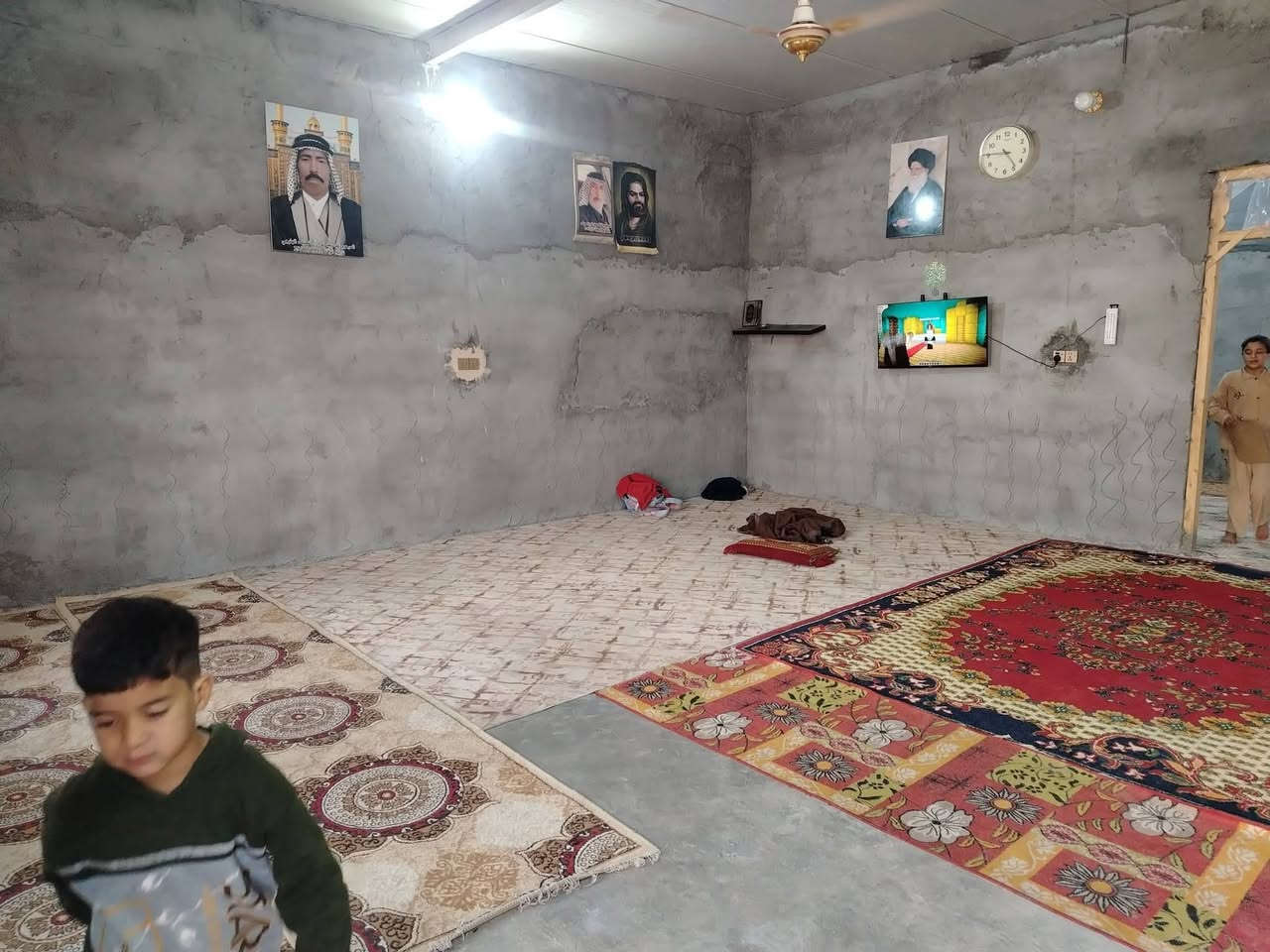 السلام عليكم دار للبيع المساحه 300 ركن  شارع 10 عنوان النجف البراكيه شارع المعمل قرب  قرب معمل اسمنت الكوفه الاتصال على الرقم  ***********
