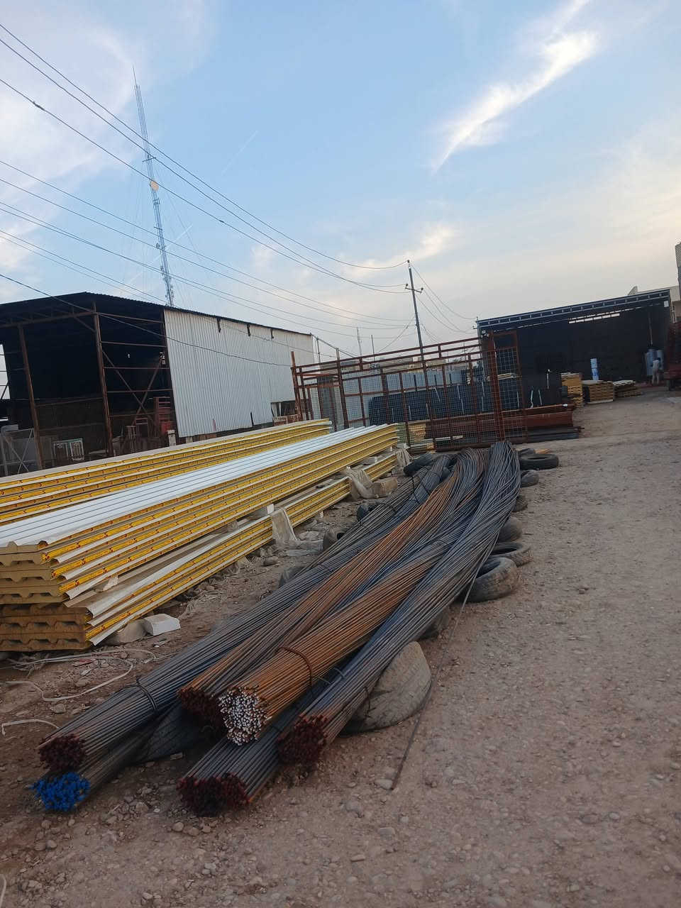 متوفر شيش
اف اف لاصلي السعر  890 واصل 
عراقي ستيل السعر 820 واصل 
العنوان قرب مدرسه المراء الاهليه 
هاتف ***********
واتساب ***********
