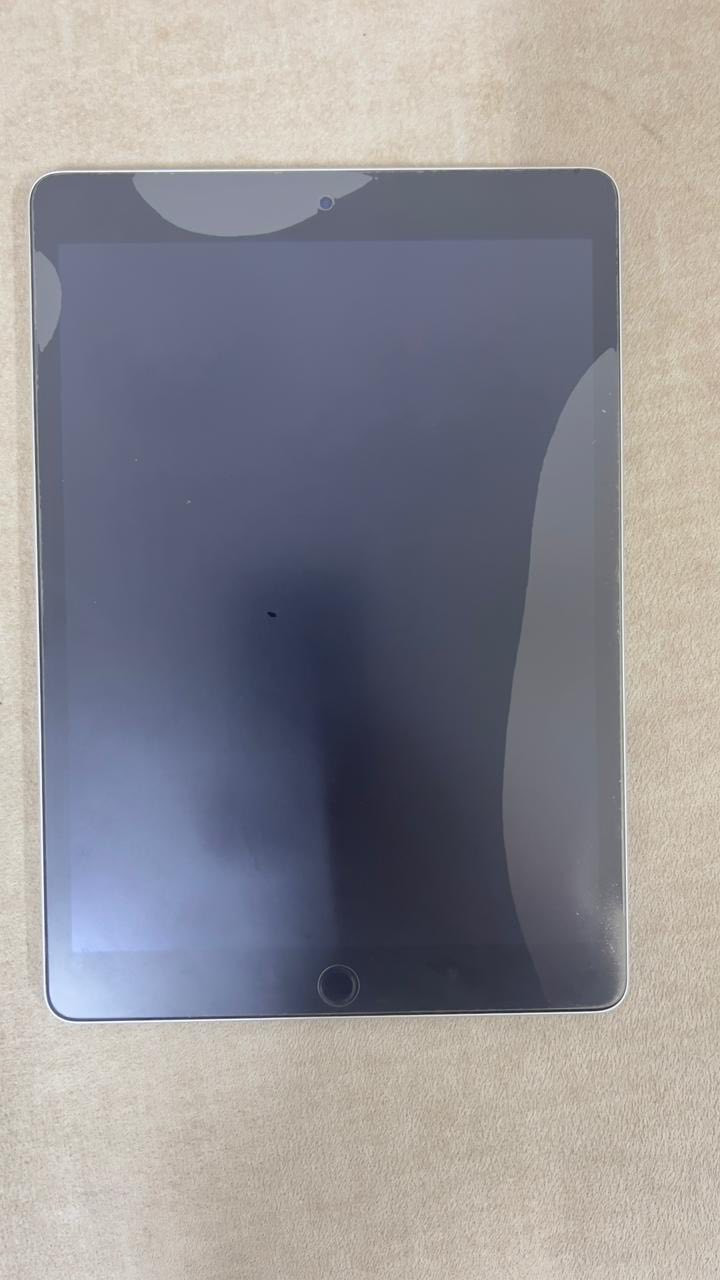 ايباد 9 ذاكره64 بطاريه 85  جهاز نظيف شخط ما بي ماكاني ابو غريب***********.      الرقم بي واتساب
