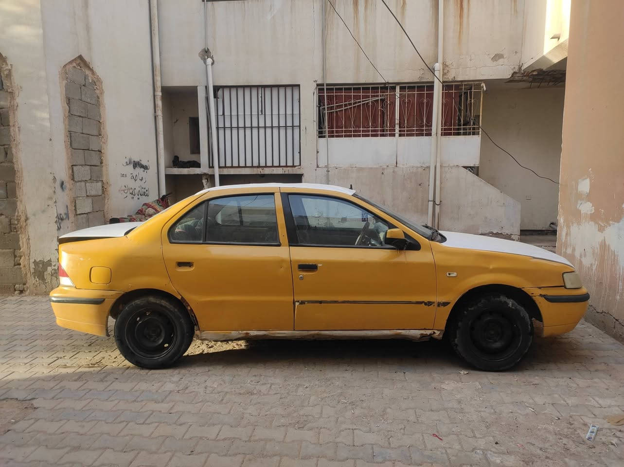 سمند موديل ٢٠١٢  ميسان كشهرتها تعبانه بس كير ومكينه زينات عليها هيئه سعرها ٢٠ ورقه وبيها مجال الشراي يراسلني خاص او واتساب او يتصل ***********
