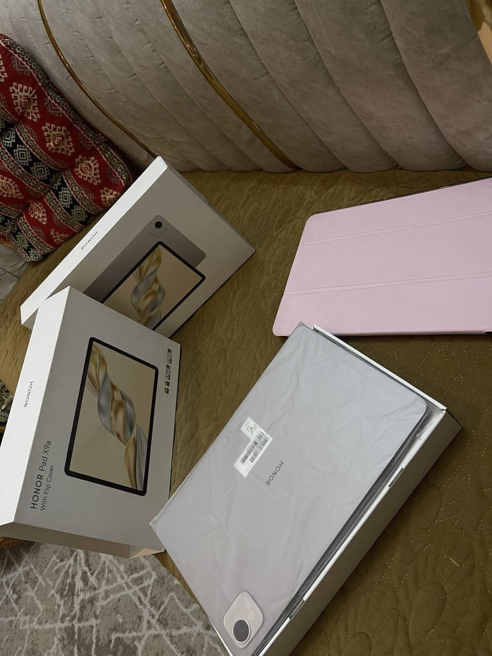 📱 آيباد هونر Pad X9 للبيع (أخو الجديد)

الحالة: الجهاز نظيف جداً ، استخدام شهر واحد فقط.

الملحقات: كاملة مع الكارتون والغلاف الأصلي.

الكفر ويا هديه 

المواصفات المختصرة:

• شاشة كبيرة 11.5 بوصة بدقة عالية (تردد 120Hz).

• نظام صوتي ممتاز (6 سماعات محيطية).

• بطارية ممتازة ودوم فترة طويله 

• يدعم كافة الالعاب وممتاز بالبوبجي وبقيه الالعاب ويفيد للدراسه 

سبب البيع: مااحتاجه .

💰 السعر: 300 ألف ( بي مجال  )

📞 للتواصل: [الشراي يكتب تم اراسله ]


**إذا كنت صاحب هذا الإعلان وتريد حذفه لأي سبب، رجاءا أرسل رسالة إلى الدعم الفني**