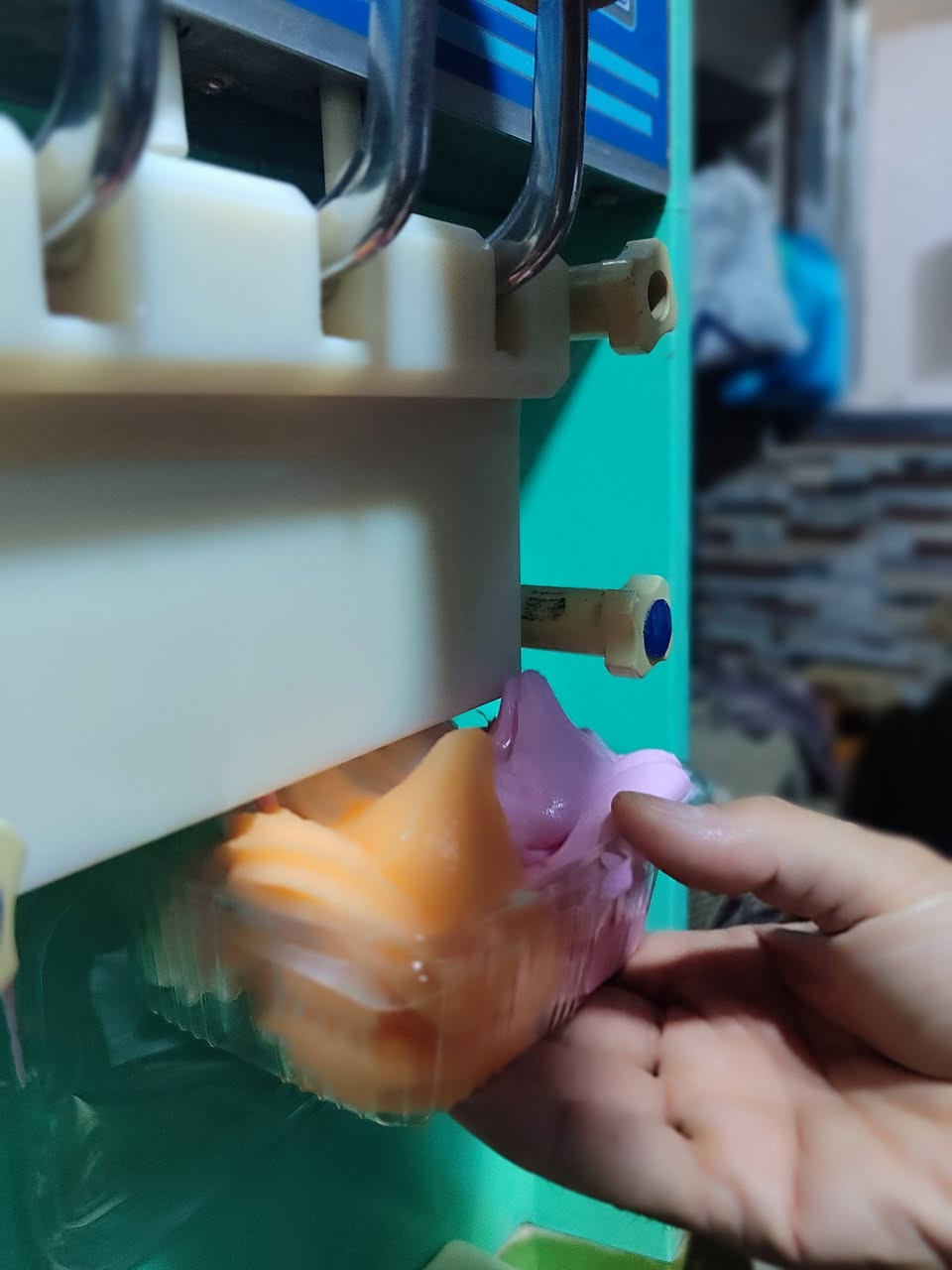 مكائن شغالات بدون تصليح بلاديات وبسعر مناسب للجاد 
***********
