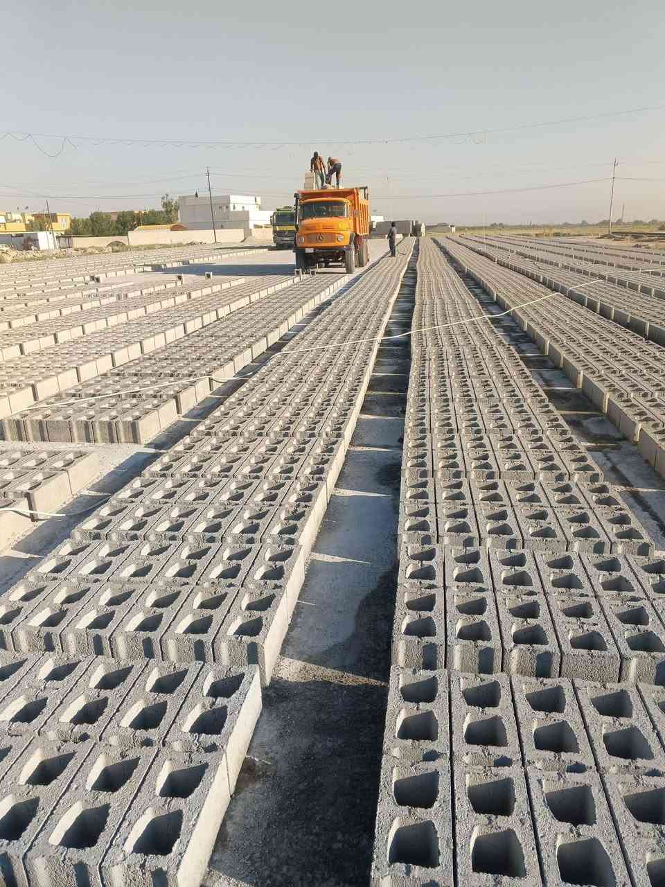 سلام عليكم يوجد بلوك كلب بنسب السعار واصل المناطق النهروان معامل الطابوك للطلب والاستفسار ***********
