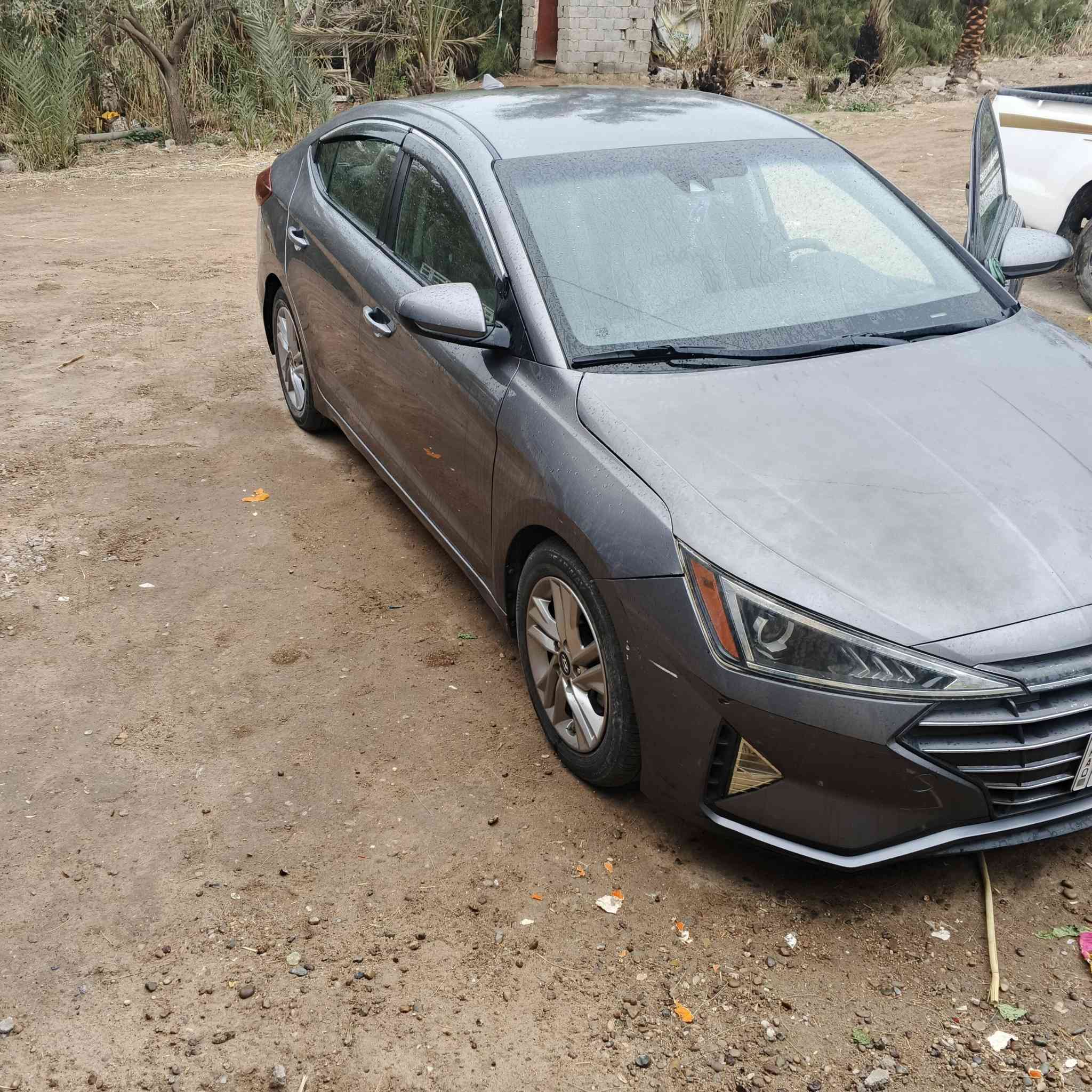 السلام عليكم النترا موديل 19 امريكي
حادث قطعتين 
ماشيه 80ميل 
كير محرك شركة السعر 128بيه مجال 
حله ابي غرق رقم الهاتف 
***********
