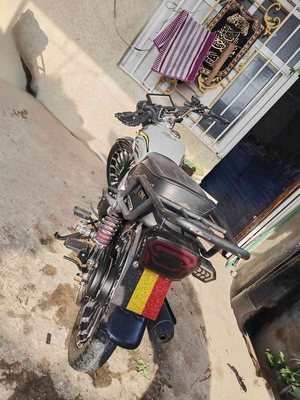 للبيع سونك 5 كير
محرك 200cc

موديل 2025 

دراجة جديده كلش دهن امزويل امريكي 

بيها اضافات 

1-طلاعات جانبيه 

2- واقيه مكينه 

نقصها 

1 اشارة يسار وحدة 

2- الشاشه محتركه لان غسلتها 😅😉

3- بيها كسر بسيط ب قاعدة الايت الامامي بس ماعلي شي مضبطه 

و وياها نشرة خلفيه مالتها ضامهة شغاله 

مكاني بابل سدة الهندية مفرك السدة 
***********

السعر 800 اوراق استنساخ
