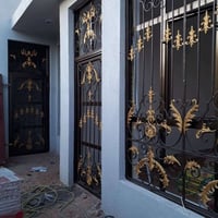 مستعدون لعمل كافة الاصباغ وصبغ الحدادية بنسب الأسعار استفسار خاص او٠٧٨...