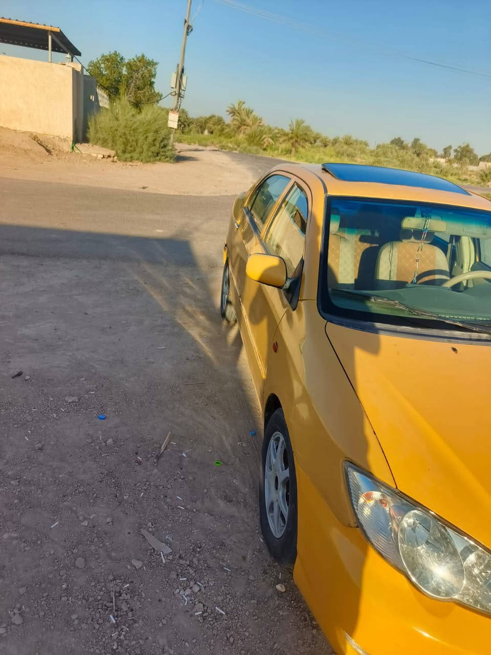 السلام عليكم سياره بي واي دي مديل ٢٠١١ رقم قادسيه سياره كامله مكينه كير تبريد حداديه كهربائيات  سهرها ٣٧ وبيها مجال ***********
