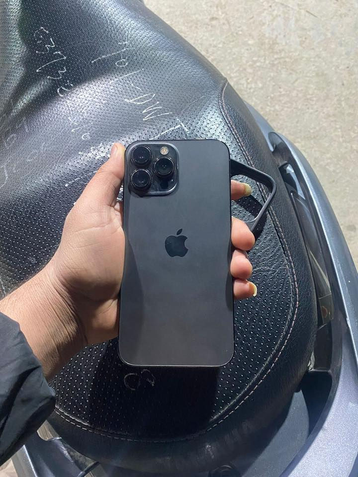 ايفون ١٣ برو ماكس للبيع 
الجهاز شكد ماسولف عن نضافته قليل والله 
الذاكره ٥١٢
الون اسود 
البطاريه ٨١
جهاز أمريكي  
السعر ٧٥٠ بيه مجال حك الجية 
الجهاز كلش نضيف زلغ مابيه تجي وشوف 

عنوانه بغداد البلديات 
 الرقم ***********
