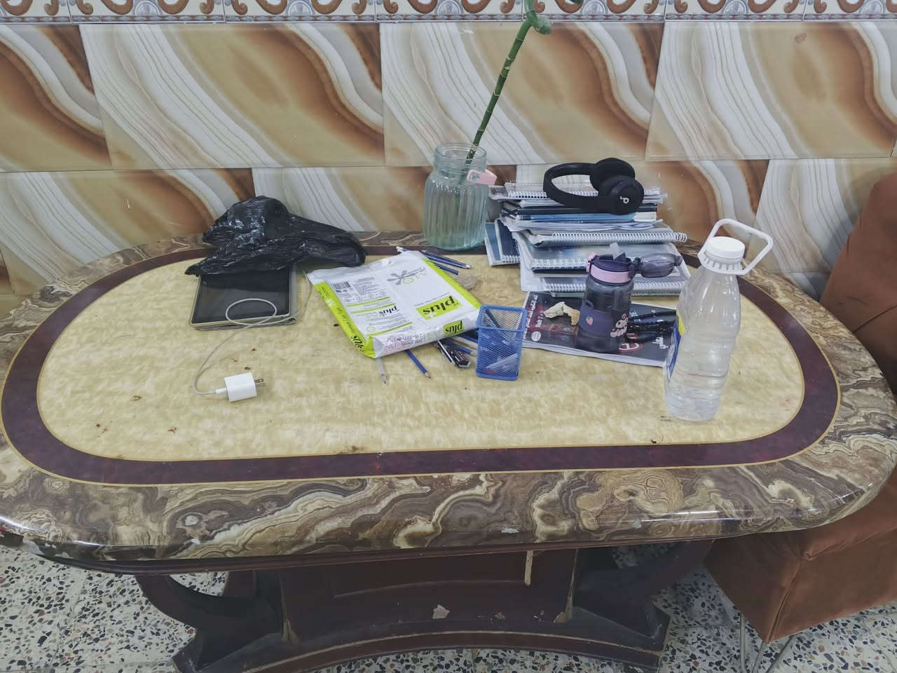السلام عليكم عندي غراض للبيع اتصال ***********

