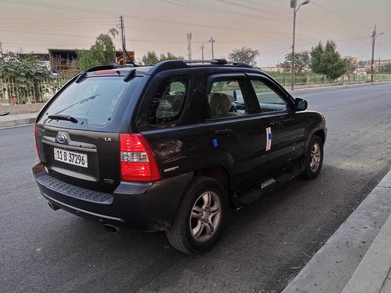 السلام عليكم كيه سبورتج مديل2008وارد أمريكي السيارة جديدة وجاهز مكينة وكير وحداديه  وصدر وتبريد وتخم تاير مكفولات مكينة 6سلندرماشيه165الف  العنوان بغداد الامين الثاني رقم الهاتف *********** السعر92$
