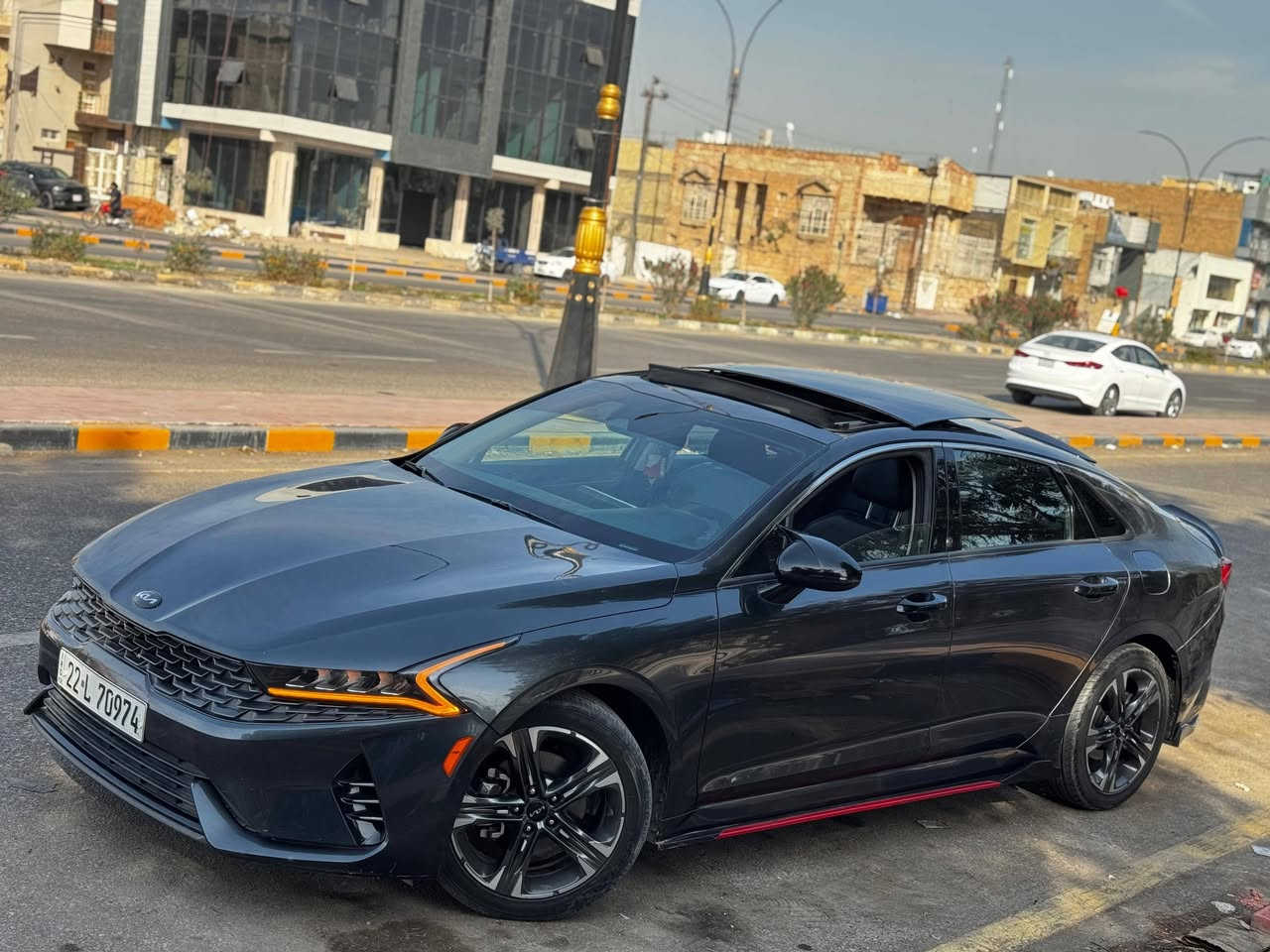 جديدة جدا وظع شركة 1/1فول مواصفات KIA K5 2021

🔸اللوحات : اربيل بااسم شركه تريد تحويل تريد وكاله حاظر

🔸الضرر:خلفي جاملغ وجنطه بدون دواخل

🔸الموديل: 2021

🔸الفئة : EX 

🔸حجم المحرك: 1.6L / 4 Cylinder 

🔸اللون : رصاصي فيلي

🔸المفتاح: بصمة 

🔸عداد المسافة:95 الف ميل .

🟢 مواصفات اخرى

المقاعد جلد 

 مقعد  كهربـاء 

المقاعد الأمامية تبريد وتدفئة 

 شاشة كبيرة 

 ويل كب حجم 18 inch 

 حساس النقطة العمياء 

 كشافات 

 رادار أمامي 

 سقف بانوراما 

 صاج ضمن تغليف الدواخل 

 مقاعد تدفئه تبريد

 رادارات جانبيه 

 رادارات خلفيه

 نظام تحديد مسار

 قيادة اليه

 نظام ذكي

 مانع انزلاق حساس اطارات

 شاشه اعطال

 نضام قياده أيكو + سبورت +سمارت +نورمال

 ئوتو بريك امامي وخلفي

 زينون

صندوك بصمه

‏AUTO HOLD

 شاحن لاسلكي 

  حادث قطعتين صبغ بدون دواخل السعر 164 وبيه مجال 

عندي سونار بيه الي يريده يراسلني وتساب  لاستفسار

*********** مكاني النجف حي السلامر
