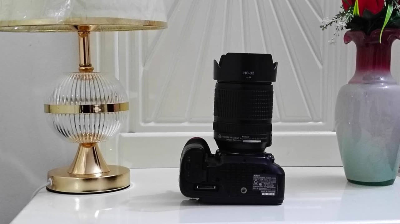 السلام عليكم
كاميرة نيكون D7200
نضيفه جدا 
ملحقتها 
شاحنه +كيبل نقل صور 
حقيبه عسكرية  
السعر 700الف 
***********
