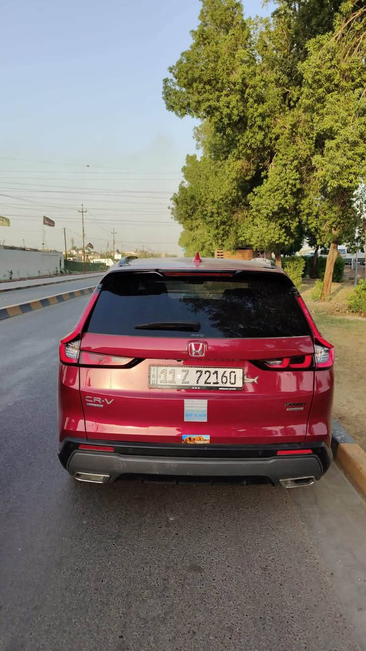 السلام عليكم للبيع هوندا CR-V وارد امريكي
حادثه ٤ بيبان صطحيه وطخه خفيفه بالجاملغ البيبان نفسه مصلحه 
هايبرد مكينه ٢٠٠٠

المواصفات 

بونراما 

بصمه 

تشغيل عن بعد 

كشنات تدفئه 

ستيرن تدفئه 

كشنات جلد 

كشنات كهرباء 

صندوك كهرباء 

تبريد قطعتين 

حساسات امامي خلفي 

رادار امامي 

رادار خلفي 

ورادار جانبي 

بصمتين بيه السياره 

الصندوك بالرجل ينفتح 

لايت فول LED

مكاني بغداد نفق الشرطه 

***********

السعر ١٨٥ وبيه مجال بسيط
