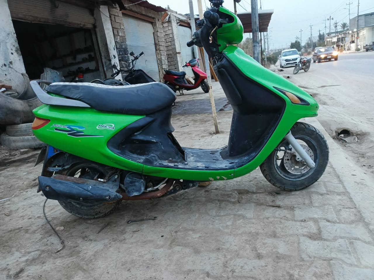 سلام عليكم دراجه فراشه فحل للبيع حلوه الدراجه مال جناي كابريتتهه بيهه شويه خربطه اب ٢٧٥ قفل , ***********
