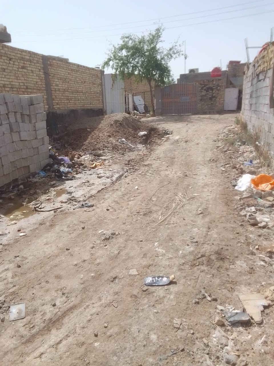 🏠 للبيع قطعة أرض 100م² 
📍 حي العسكري - الديوانية - نهاية شارع مركز التحدي

✅ التفاصيل:
▪️ الواجهة 5 متر × النزال 20 متر
▪️ سند 25 زراعي عقد أصولي وجاهز
▪️ بيها 1000 ابلوكه+ بتلو   جاهز للبناء
▪️ كهرباء + ماء واصلة للقطعة
▪️ تبعد 50 متر فقط عن الشارع المبلط

💰 السعر المطلوب. 8.  مليون دينار عراقي
وبيها مجال بسيط للشراي الصدگ

📞 للاستفسار والمعاينة: ***********.  

***********
@إشارة بيع وشراء العقارات في مدينة الديوانية
