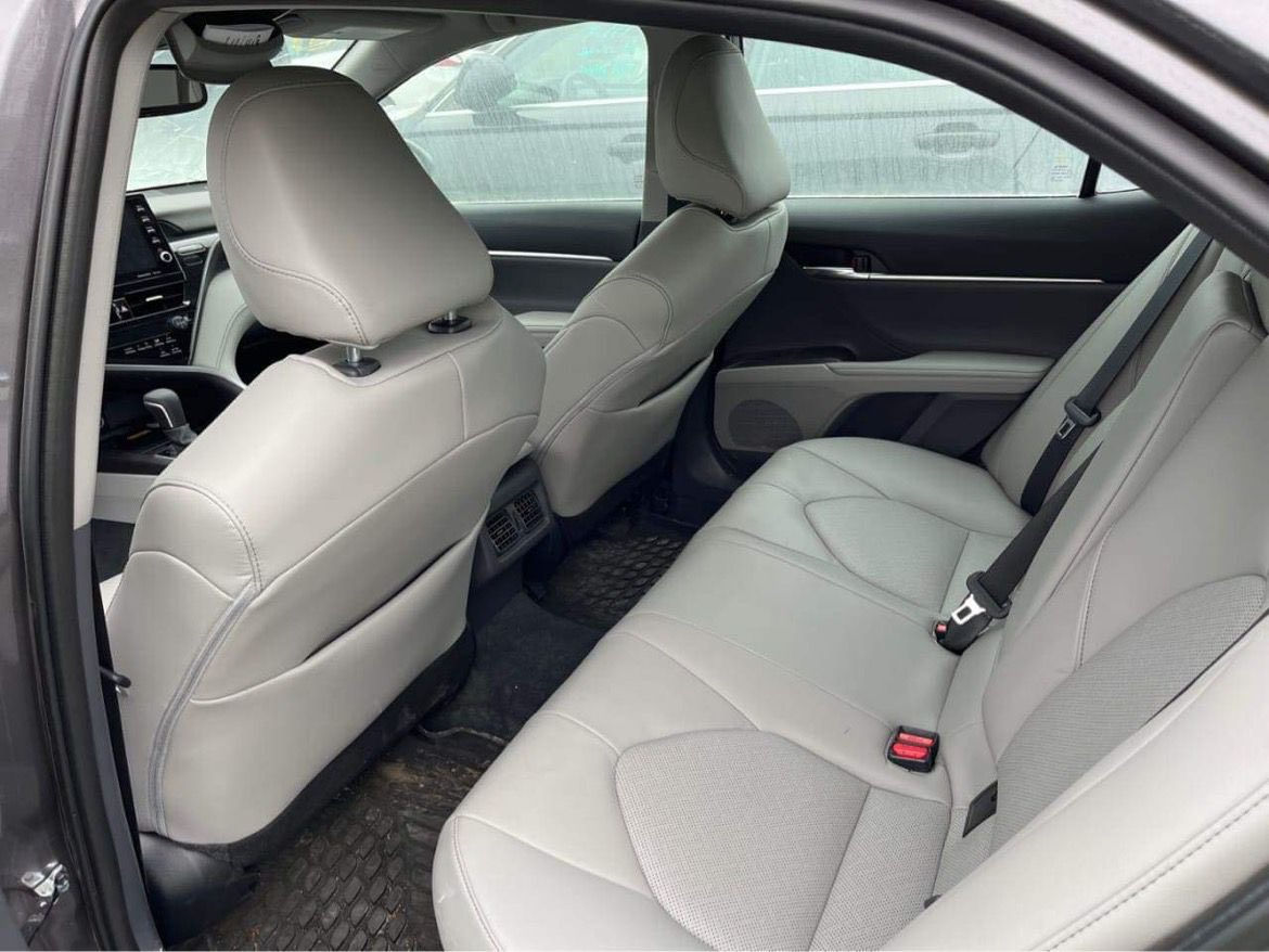 السلام عليكم
كامري هايبرد موديل ٢٠٢٣ XLE  فول مواصفات ما عدا الفتحة ضرر بنيد مبدل ومصبوغ  لون فيلي ماشية 53  ألف كيلو بدون ايرباك رقم بغداد بأسمي .
***********
21.500 السعر
عنواني رمادي
