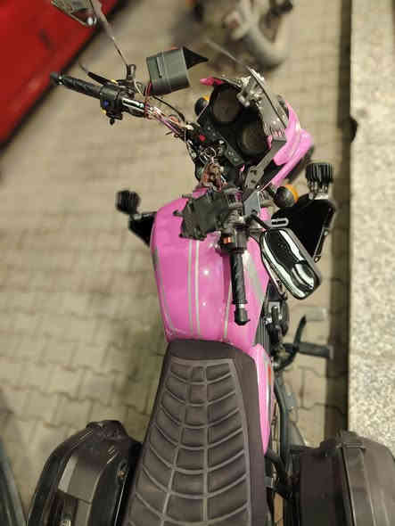 اسلام عليكم دايوان باسمي اي نقص ما بيها كامله مكمله دراجه ولا ربع اذب عليه كبالك اشغل او تشتغل بيها كلا ابلادي موديل 23 السعر 2600اوبيها مجال للطيبين مكاني الشعب او الطالبيه مستعجل علا بيعتها  رقمي *********** او اني خادم
