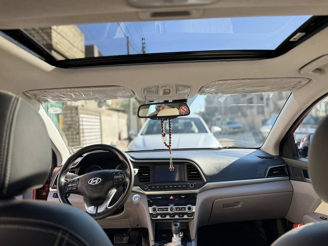 النترا امريكي 2020 رقم اربيل سنوية بأسمي تحويل ثاني يوم
حادث امريكا بنيد +جاملغ فقط
ايرباك الدركة فقط

مواصفات
 بصمة 
فتحة سقف  
سياقة الية
محرك 2000 DOHC
شاشة كبيرة
رادار جانبي
تحكمات ستيرن 
ماشية 40 الف 
كاميرا دوارة 
توقف ذاتي 
ويل كب 16

السعر 143 

مكاني بغداد الدورة 
رقم الهاتف  ***********
