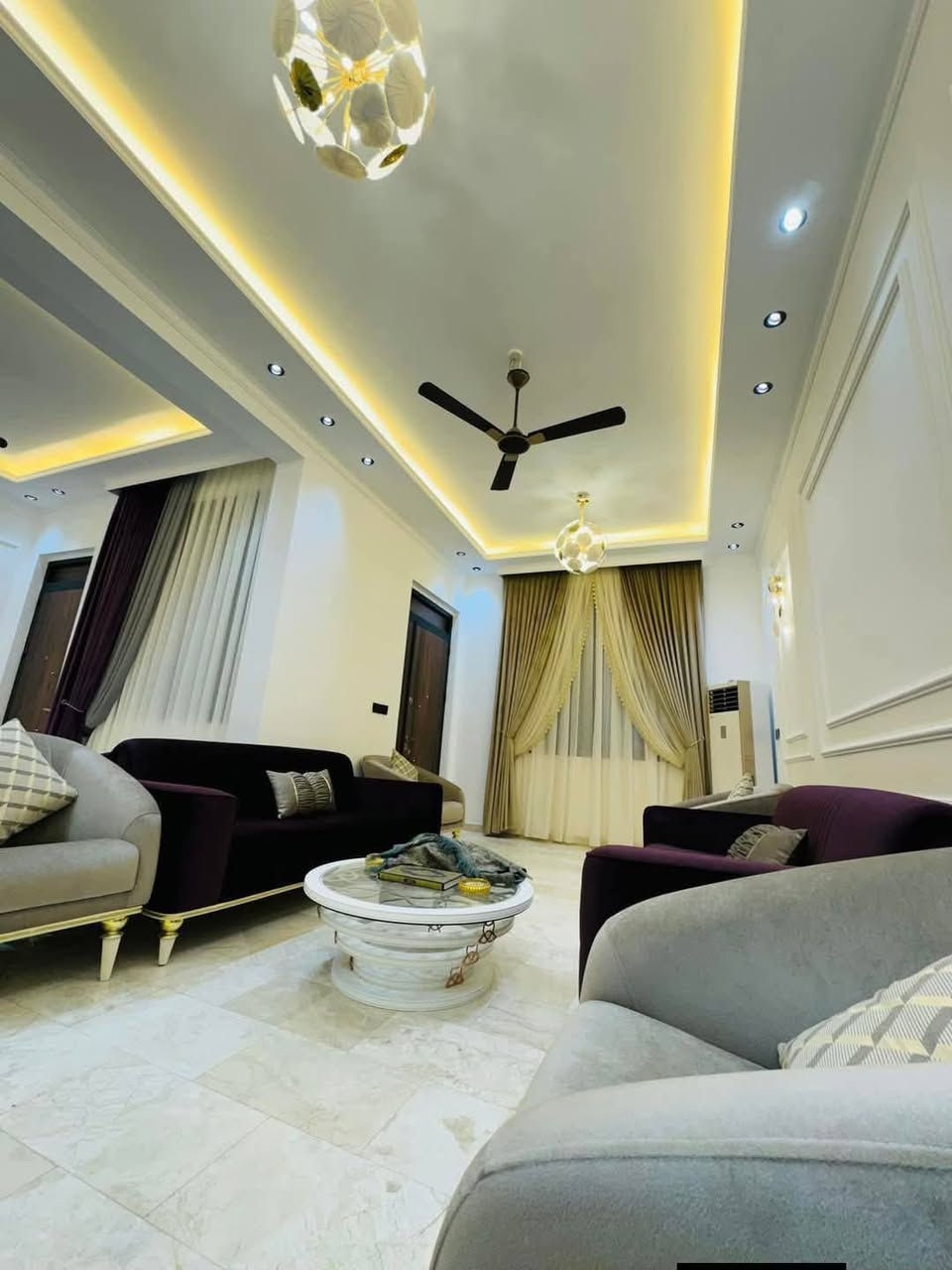 دار للبيع طابو صرف 162م واجه 8م نزال 20.25م
كرامه الثانيه موقع جيد 

حديث البناء 
طابقين 3 غرف نوم استقبال هول مطبخ مجمع صحي كراج سياره 
واجهة مرمر ارضيه مرمر 
ثلاث طوابق مجهز بجميع الخدمات 

———————————
مكتب الوسيط للعقار والمقاولات العامه 
الكرامة شارع الكرامة الرئيسي قرب كلية المستقبل سابقا 
***********
*********** وات ساب
