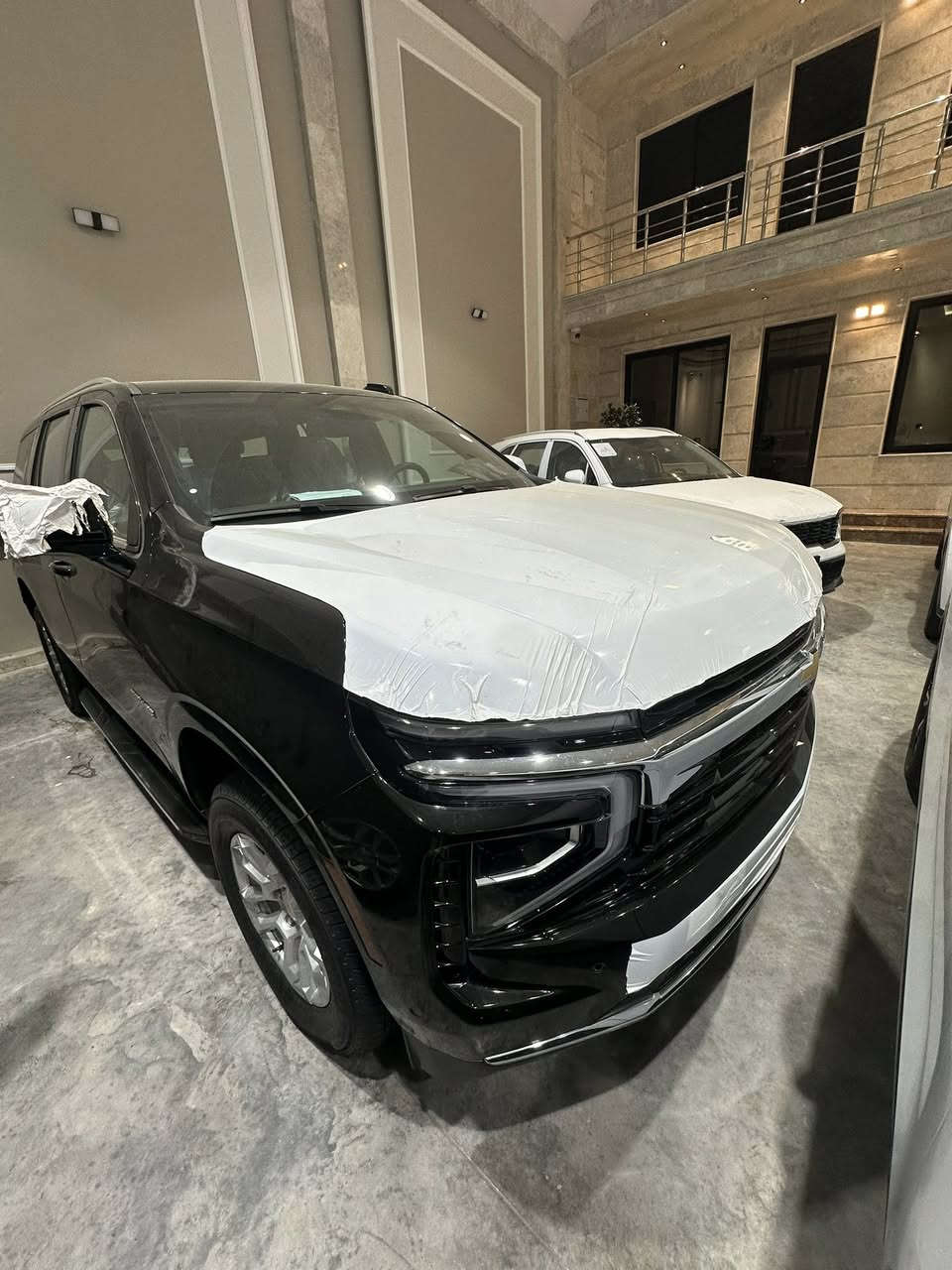 🚙 شفروليه تاهو LS 2025
💪 محرك V8 سعة 5.3 لتر يعطيك أداء قوي وثقة بكل مشوار
⚙️ ناقل حركة أوتوماتيكي من 10 سرعات لتجربة قيادة سلسة
🔹 شاشة وسطية كبيرة مع نظام أندرويد أوتو وآبل كار بلاي
🔹 مقاعد فسيحة ومريحة 
🔹 تحكم كهربائي بالمقاعد الأمامية
🔹 كاميرا خلفية + حساسات ركن
🔹 إضاءة LED أمامية وخلفية عصرية
🔹 جنوط ألمنيوم أصلية تصميم رياضي

🚗 تاهو 2025 LS .. فخامة حقيقية تجمع بين الحجم، الهيبة، والأداء 👑 

رقم الهاتف _ ***********

⬅بغداد - معارض النهضة الفرع الثاني 
معرض احمد جاسم لتجارة السيارات
