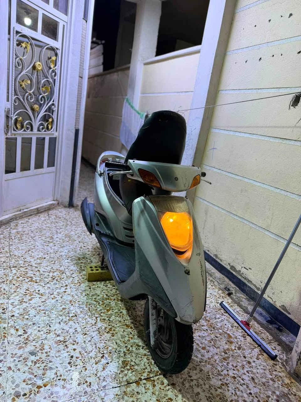 سلام عليكم دراجه للبيع بريز لايت ناصي دراجه خير من لله 
شلعه معدل فول نكره سلف هندر شغال كهرباىيات كلها شغاله لا تبخير ولا نضوح مكفوله كفاله عامه من كل شي نضيفه بمعنه الكلمه السعر 650و بينة مجال حك الجيه عنواني بغداد. دوره ابو دشير رقم ***********
