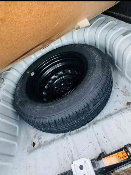 سلام عليكم سني هندي موديل 21 كفاله عامه بدون صبغ ولا بارد 
ماشيه 48 السياره وضع الشركه جاهزه بدون اي نقص مدوشمه جلد ارضيه وكشنات ***********
