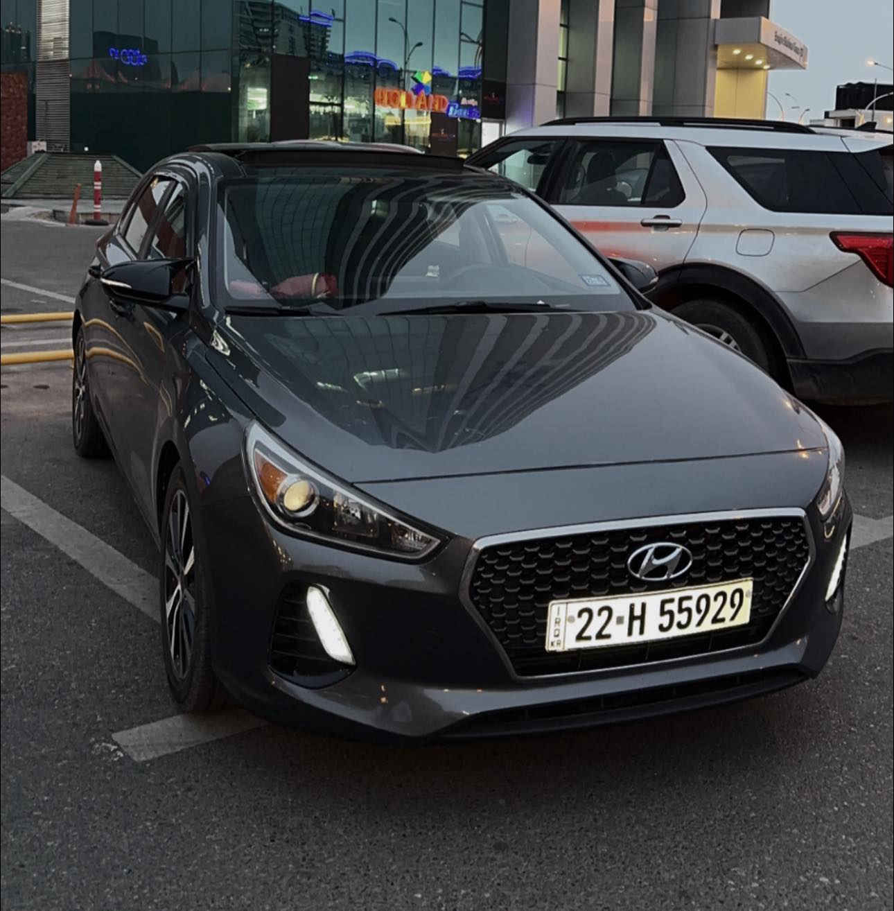 النترا هاش باك مديل 2018فول موصفات بلورامه 
الكشنات هيتر رادار بل امرايه ردار امامي 
يعني تجي فول فول السياره قطرت صبغ ما بيها اكلين بيها بس اباب الخلف السايق شبر بارد تعديل بيدي ار 
135وبيها مجال 
***********
