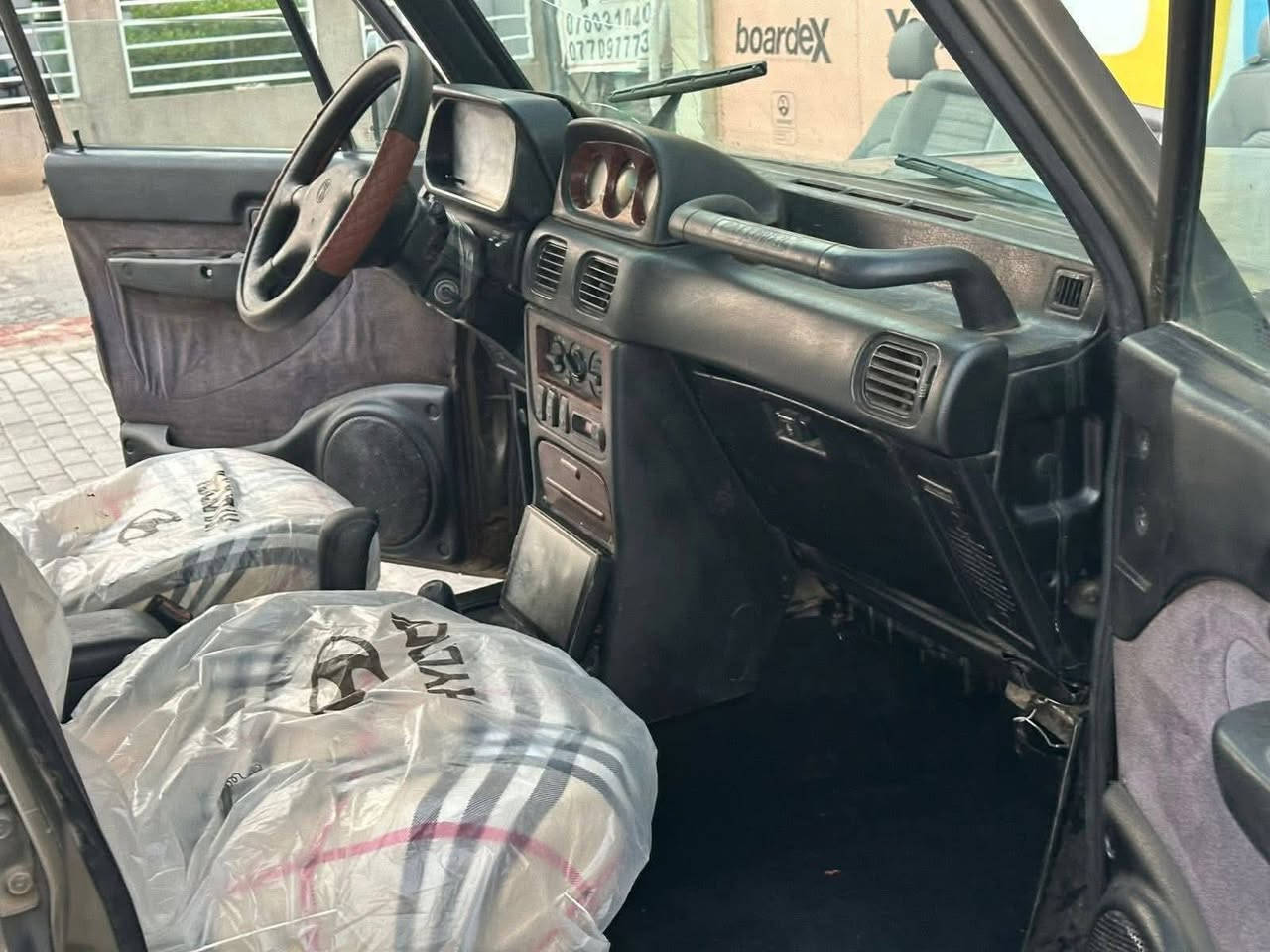 السلام عليكم
مكلف بالنشر 
للبيع هونداي ﻿گالوبر  موديل 1998
رقم اربيل اصولية 
 گير اوتو و مكينه بلادي V6 بانزين 
 ،السيارة كلها بلادية او مكفولة من السرقة والعشاير  وصاحبها ما اندله السيارة عندي صار سنتين 
حتى التبريد شغال والسعر 34 ورقه ماكو هيجي سعر 

مكان السيارة ديوانية مركز 

 رقم الهاتف: ***********
