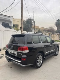 سلام وعليكم عندي لكزس 2014 فول الفول معروفه مواصفات الكزس الي يحب يشتر...