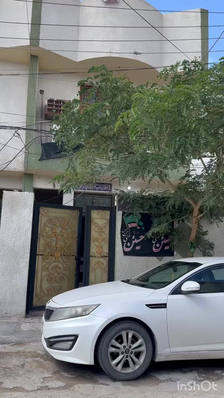 كربلا حي المهندسين بيت ١٠٠متر مع الاثاث للبيع او بدون واجه ٥نزال ٢٠ البيت نضيف كلش مثل ماوضح للشراي ***********
