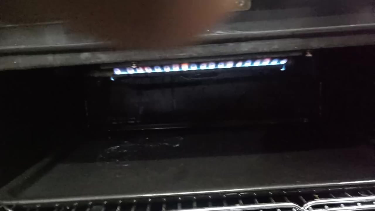 السلام عليكم طباخ عشتار نظيف مشتغل قليل واضح كدامكم بالصور والفيديو كله شغال نازك قياس ٦٠في٨٠ مكاني الصليخ منطقه ال٦٠٠ والشراي يتصل ولي يعرف قيمته الاتصال ***********
