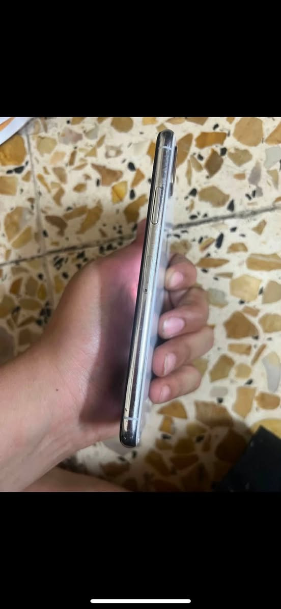 سلام عليكم جهاز اكس مبدل شاشه وبطارية وضهر مكسور ذاكرة ٢٥٦ بطاريه ١٠٠ سعره ١٠٠ عنوان بغداد الامين رقم ***********
