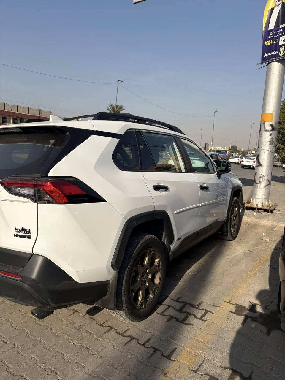 السلام عليكم راف فور 2023 هايبرد ياباني مو صيني
وارد امريكي صور الحادث موجوده 
حادثها كلش بسيط والسيارة نظيفه 
تجي فئه الجبليه نسخه اعلى مو العاديه 
للاستفسار ***********
مكان بغداد شارع فلسطين
