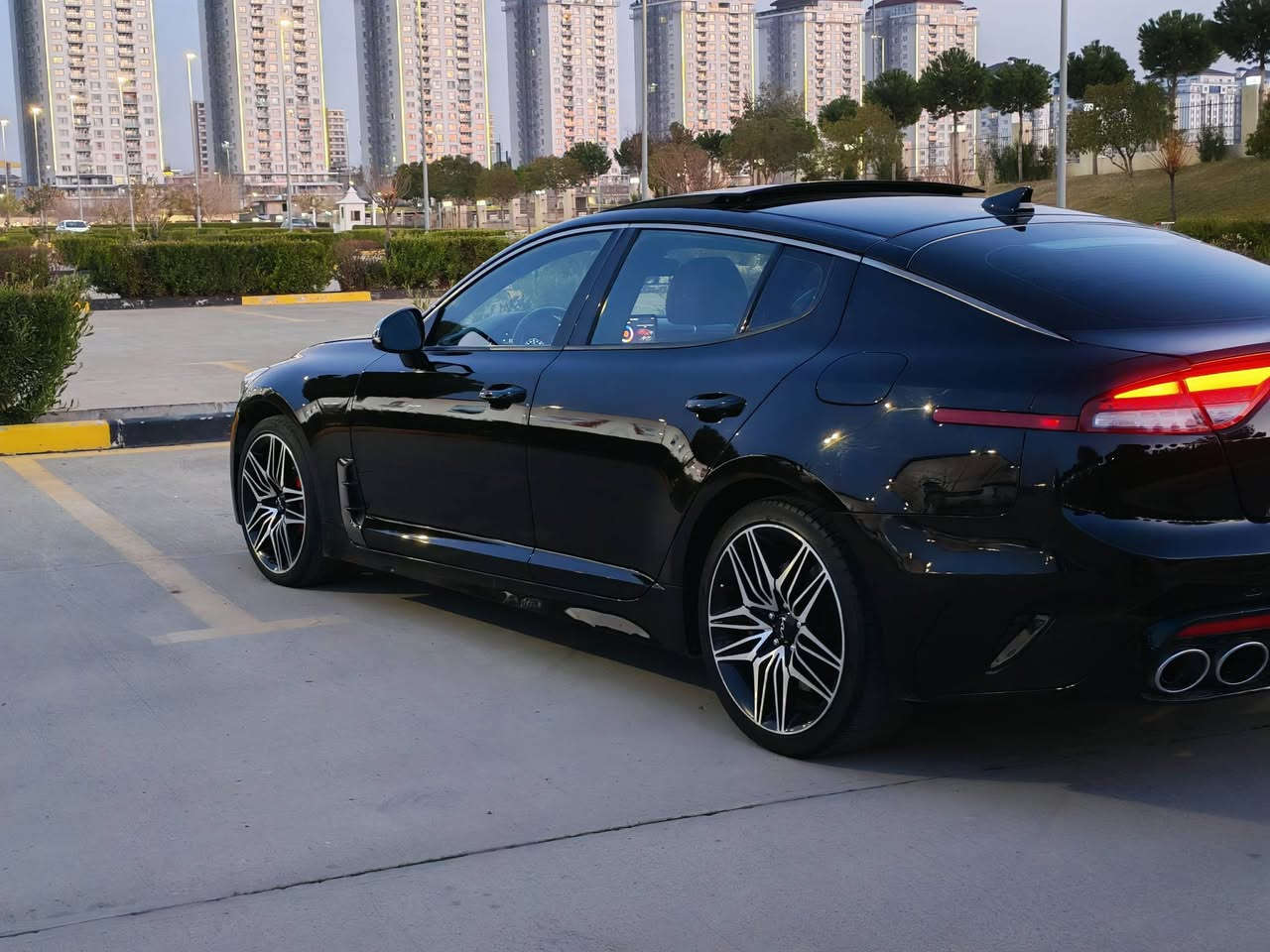 السلام عليكم
كيا استنكر من ضخامه كوريه
موديل 2022
محرك 6سلندر توين توربو يعني صاروخ  🚀 ابشرط محرك كير كهربائيات حدايه تبريد صبخ 3قطع امامي بدون اثر شواصي ابشرط رقم سنويه جيديد تحويل ثاني يوم
مواصفات GT 1 فول موصفات رقم شاصي موجود
عوان السيمانيه
سعر 180مجل بصيط
***********
