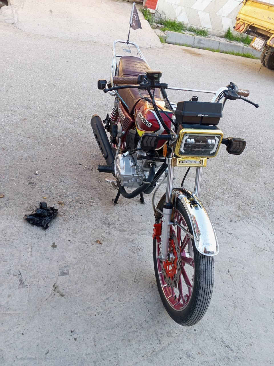 سيفان 2025لبيع 
محرك 200
كله شغاله فقط بتري شوي ضعيف وهورن
***********
بعقوبه تقاطع الساده
