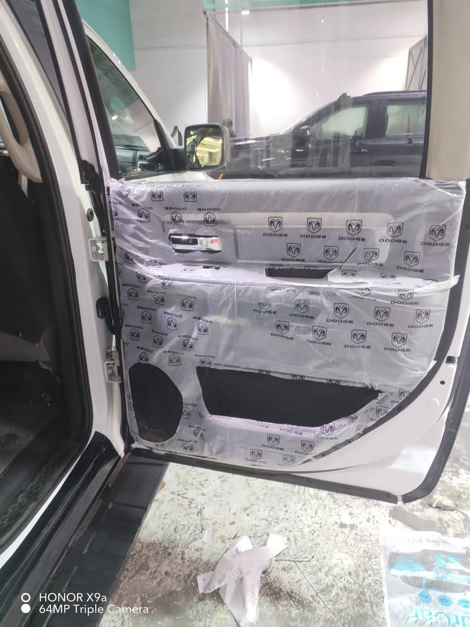 السلام عليكم شباب 🔥🔥رام بوكس2019🔥 فول مواصفات 5700 نضام ايكو تدفا كشنات تدفا استيرن هيتر جام فتحت سقف فتحات بل جاملغ سياره فول ✅رادارات 360درجه✅✅(( 🔥ماشيه 60الف))سياره كلش كلش جديده صدر امامي خلفي جديد لات زنون كشافات سياره متعوب عليها ضربتها كلش حلوا كدامكم  مكاني بغداد كاضميه رقمي(( ***********)) ((***********)).
